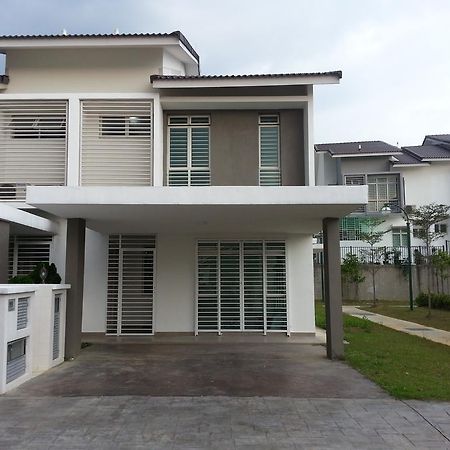 Masayu Putrajaya Homestay Exterior photo